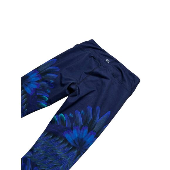 ALO Yoga Women's Airbrush Feather Leggings size small 
Gym / workout / sports - Picture 9 of 13